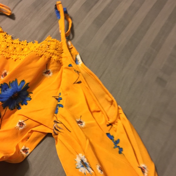 Floral Romper - Picture 6 of 8